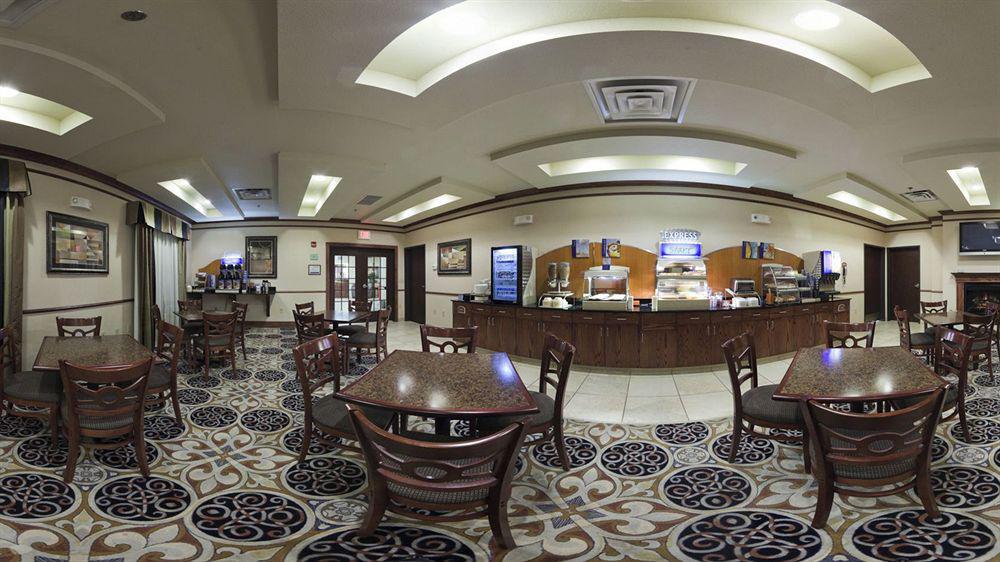 Holiday Inn Express Hotel & Suites Mcpherson By Ihg Exteriér fotografie