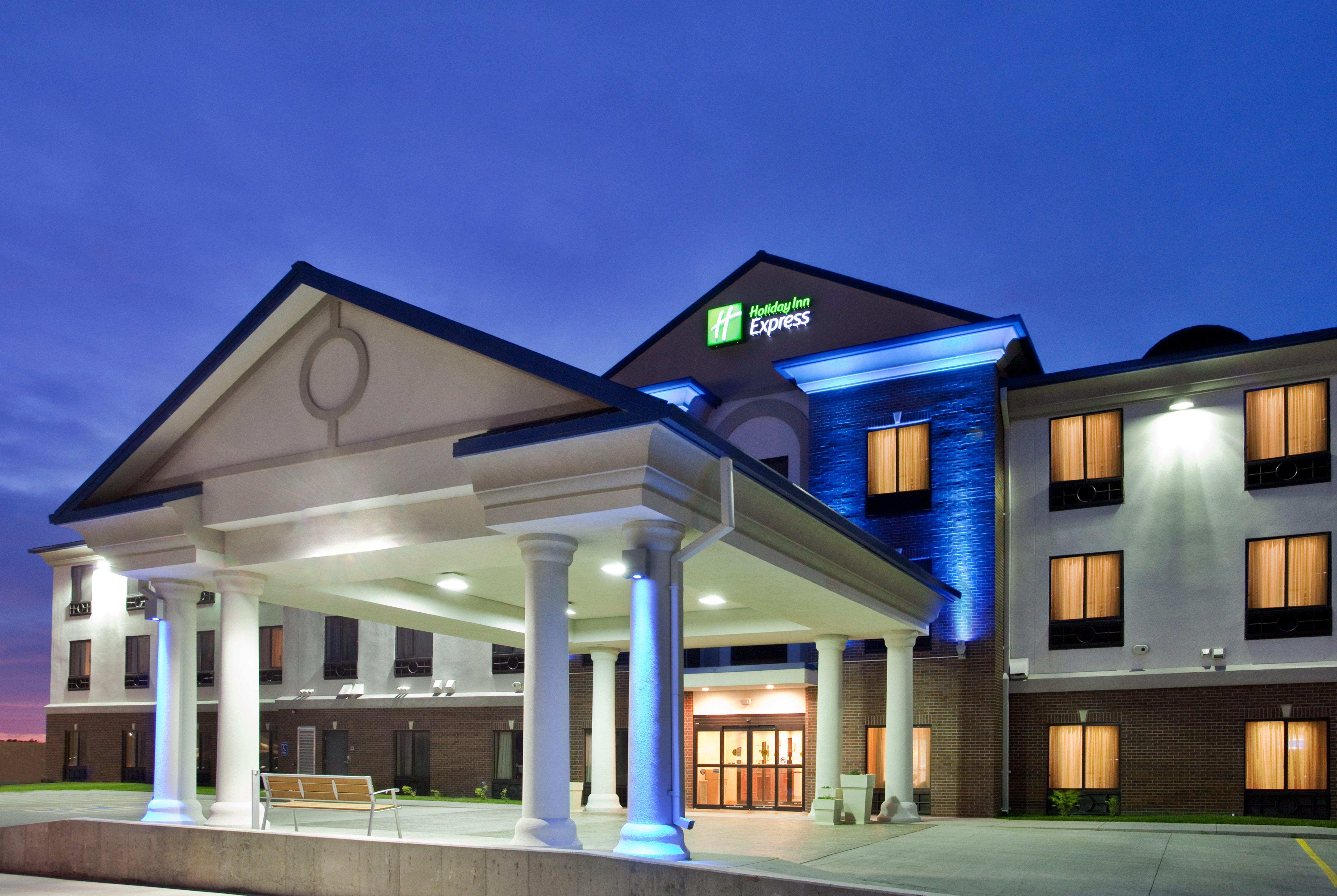 Holiday Inn Express Hotel & Suites Mcpherson By Ihg Exteriér fotografie