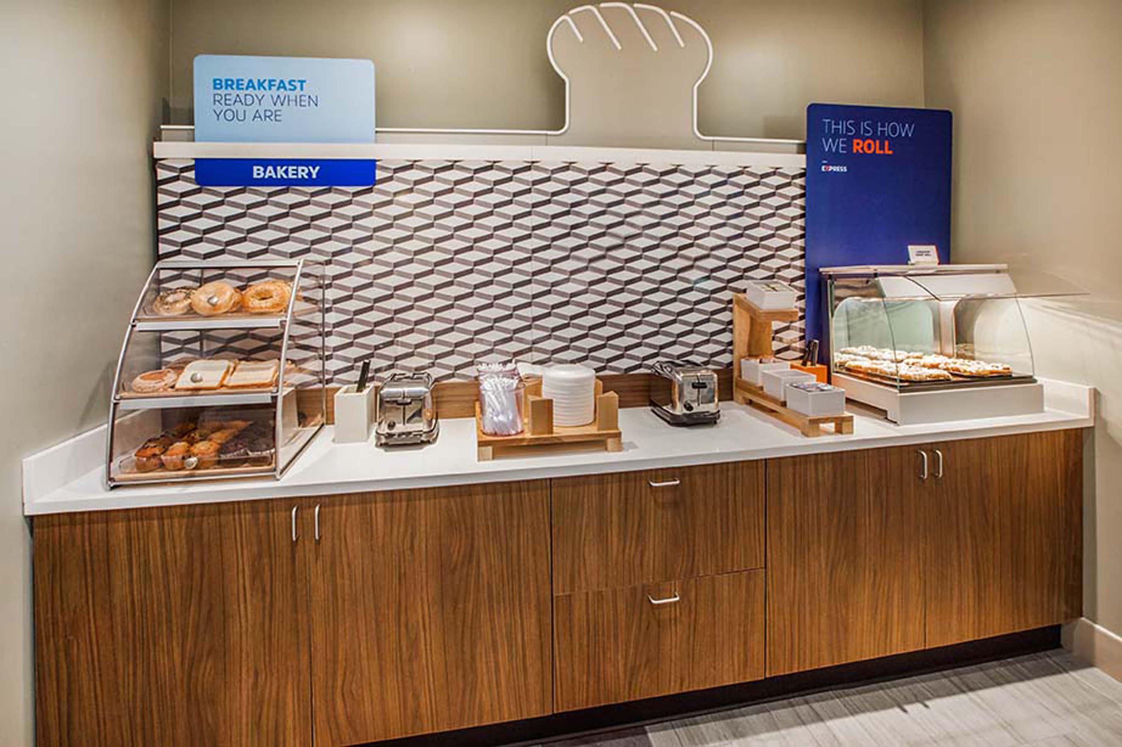 Holiday Inn Express Hotel & Suites Mcpherson By Ihg Exteriér fotografie