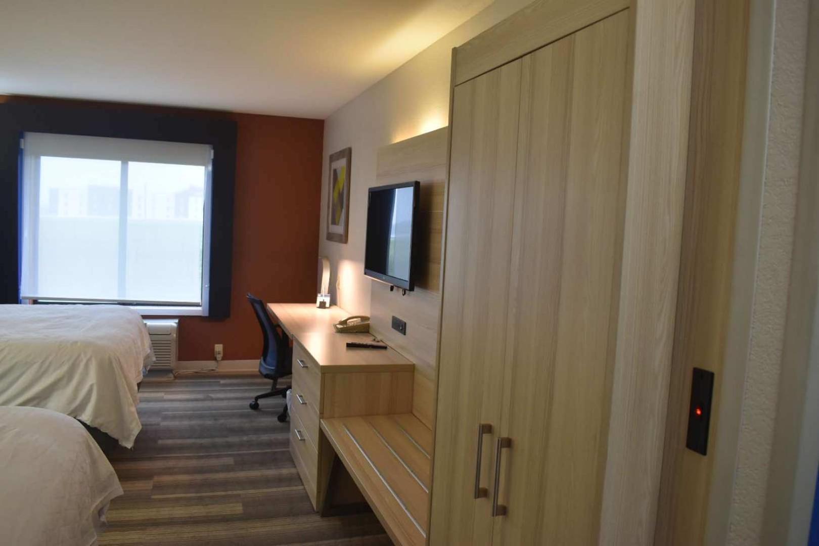 Holiday Inn Express Hotel & Suites Mcpherson By Ihg Exteriér fotografie