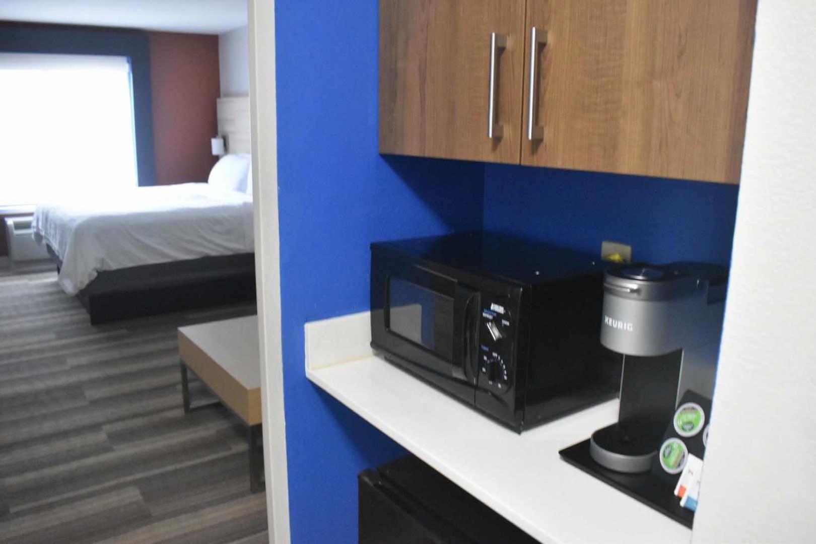 Holiday Inn Express Hotel & Suites Mcpherson By Ihg Exteriér fotografie