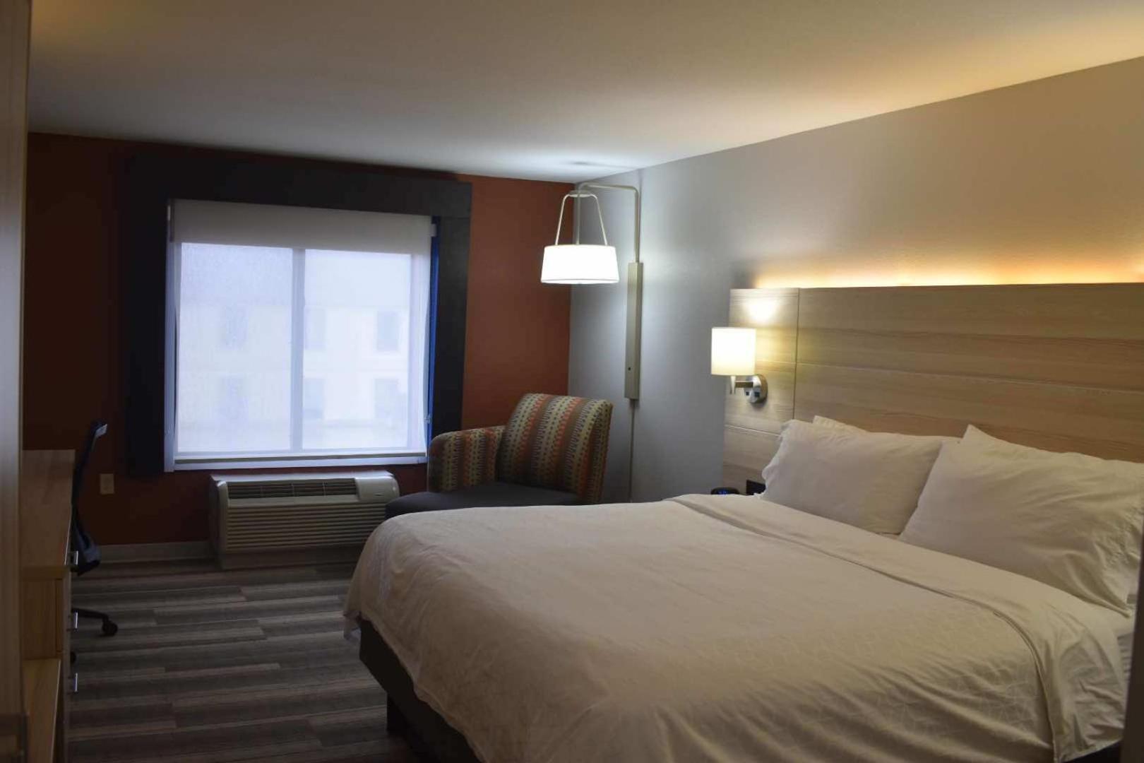 Holiday Inn Express Hotel & Suites Mcpherson By Ihg Exteriér fotografie