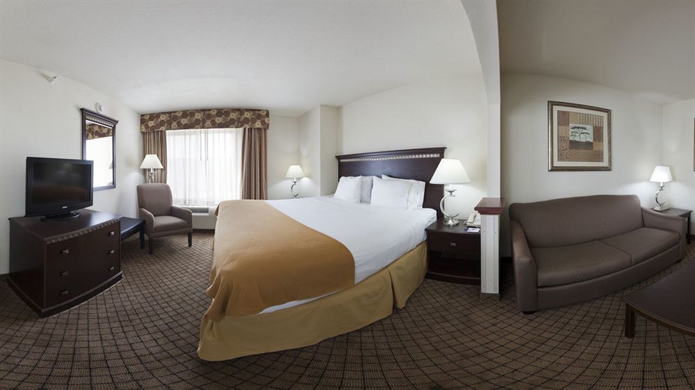 Holiday Inn Express Hotel & Suites Mcpherson By Ihg Exteriér fotografie